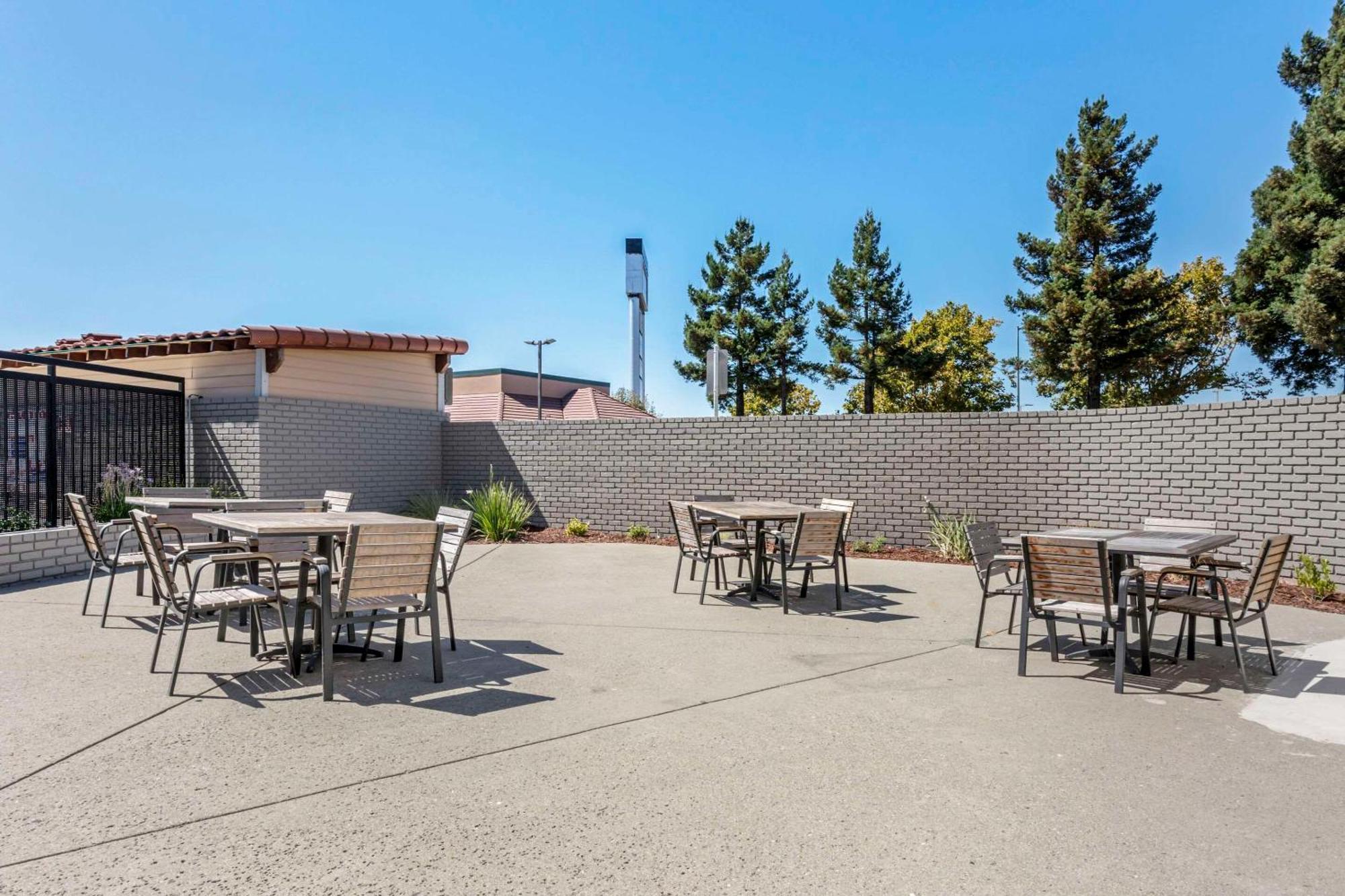 Country Inn & Suites By Radisson, Vallejo Napa Valley, Ca Exterior foto